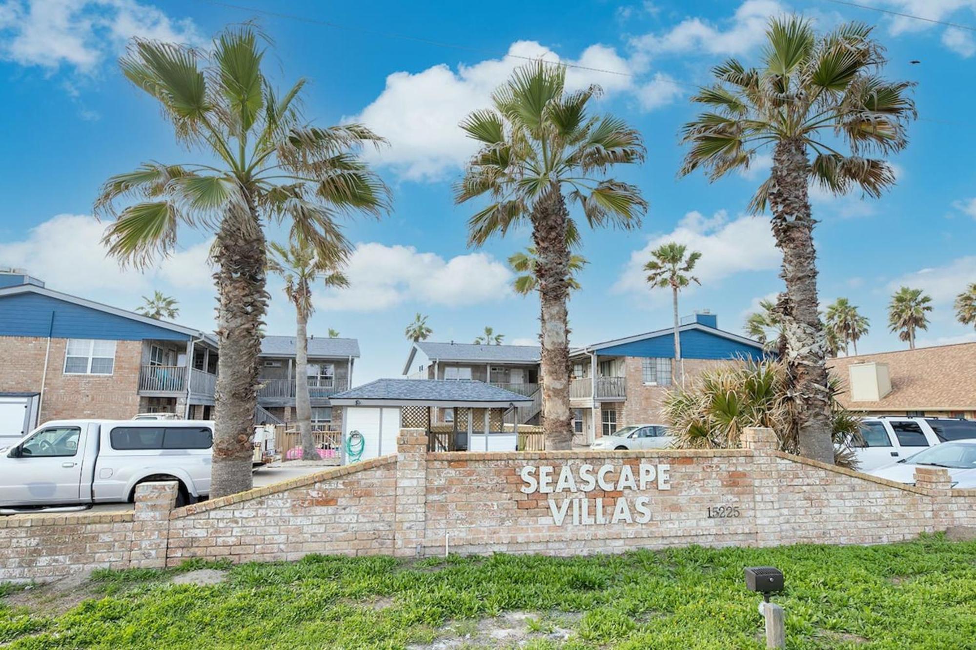 Seascape Apartment *